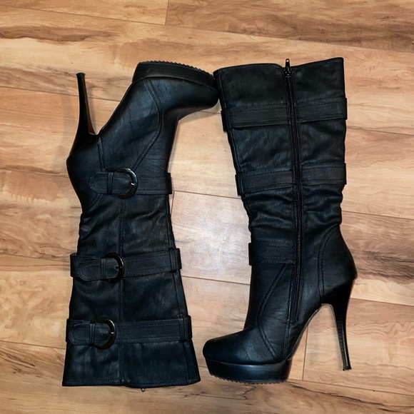 💥🖤NWOT knee high black boots👢 - Picture 2 of 3